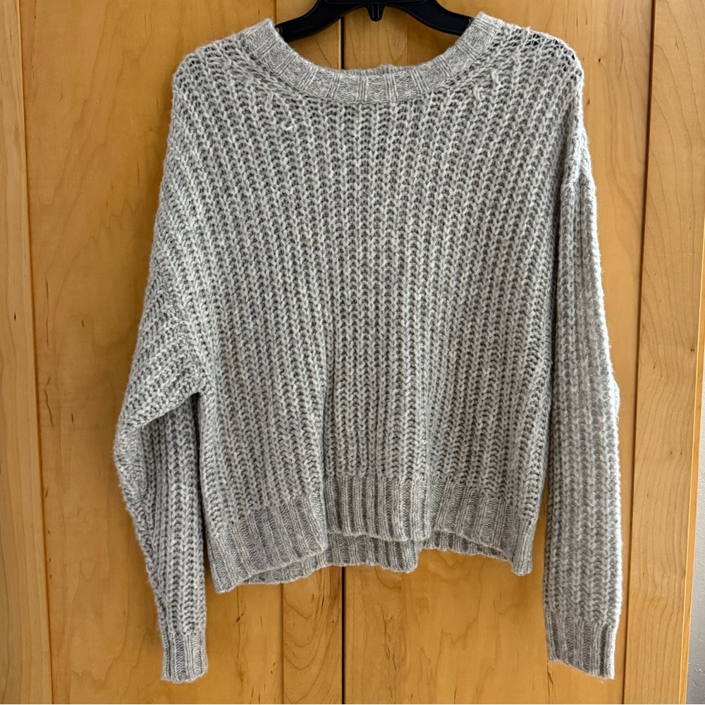 American Eagle Outfitters Gray Crew Neck Sweater Chunky Knit